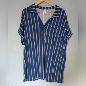 2 Dye 4 Women's Navy Striped Light Weight‎ Short Sleeve Top